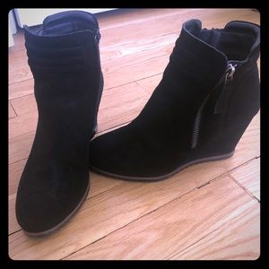 Black wedge bootie